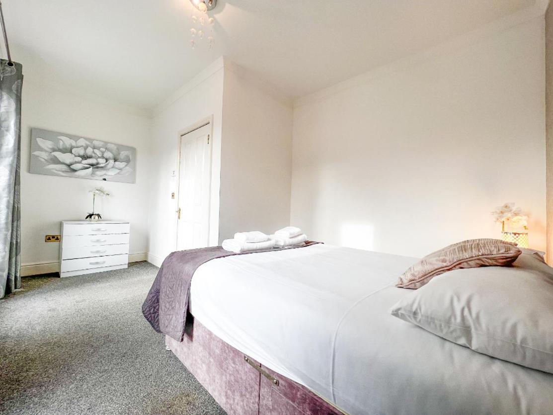Redbourne Holiday Home Boston Room photo