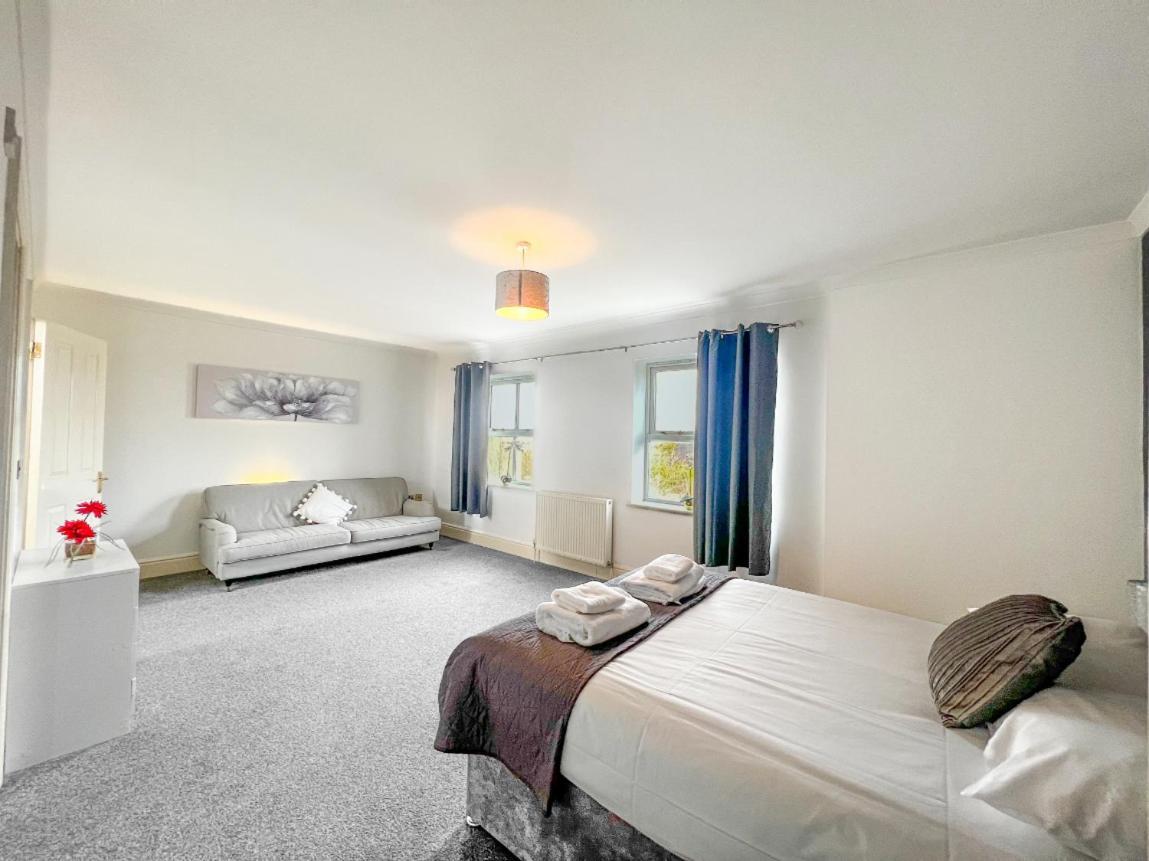 Redbourne Holiday Home Boston Room photo
